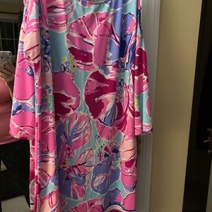 Lilly Pulitzer sz Large ,cutout shoulders w-gold buttons dress 3/4 length sleeve